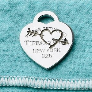 NEW Tiffany & Co Large Heart Etched Heart Charm Pendant